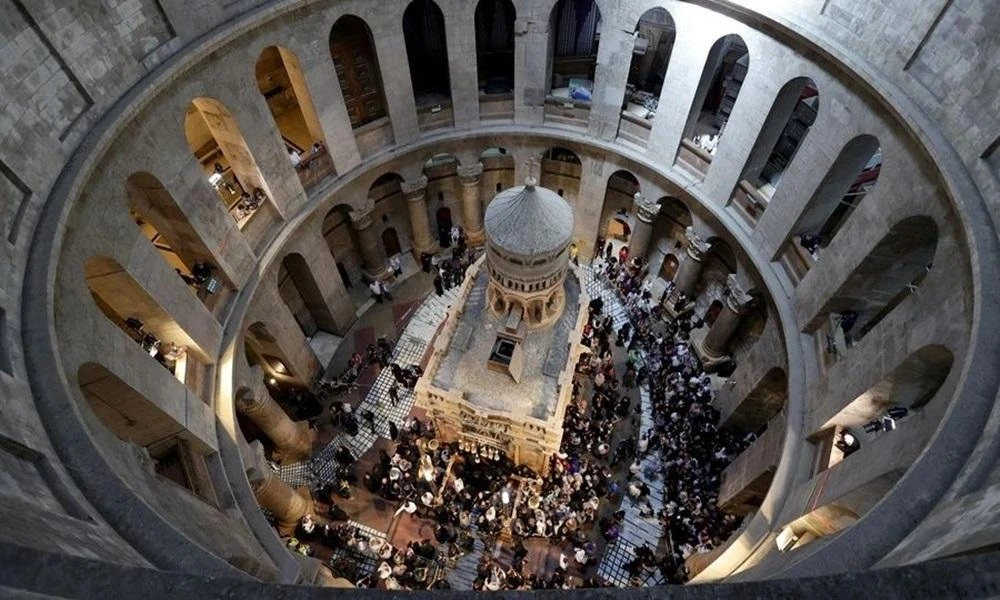 Ολοκληρώθηκε στα Ιεροσόλυμα η τελετή Αφής του Αγίου Φωτός